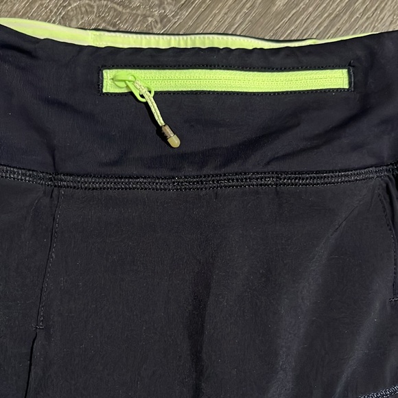 Lululemon Pace Rival Skirt II *4-way Stretch (Regular)
Naval Blue Size 4 - Picture 6 of 9